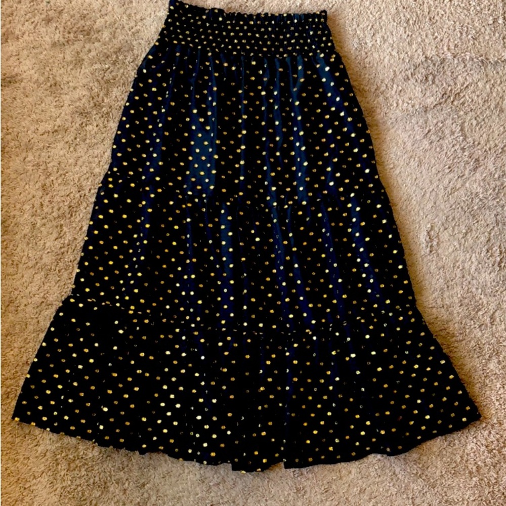 SOLD 🌸🌸🌸🌸🌸Boho tiered skirt. Flip flops, flats, heels or cowboy boots! - Picture 3 of 7
